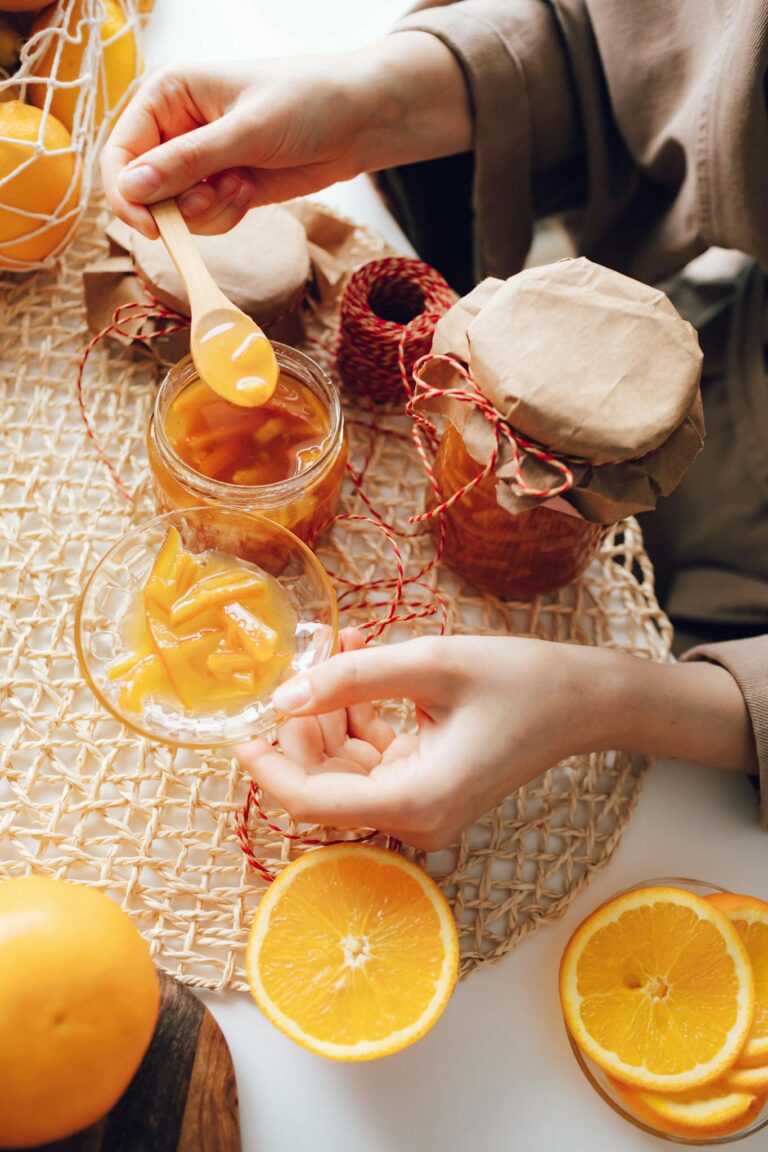 Artisanal orange marmalade made with fresh ingredients. Ideal for culinary enthusiasts.